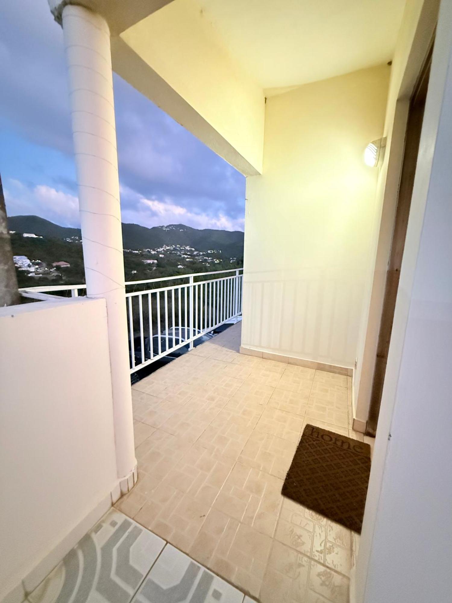 Hill Top Cottage La Savane 外观 照片