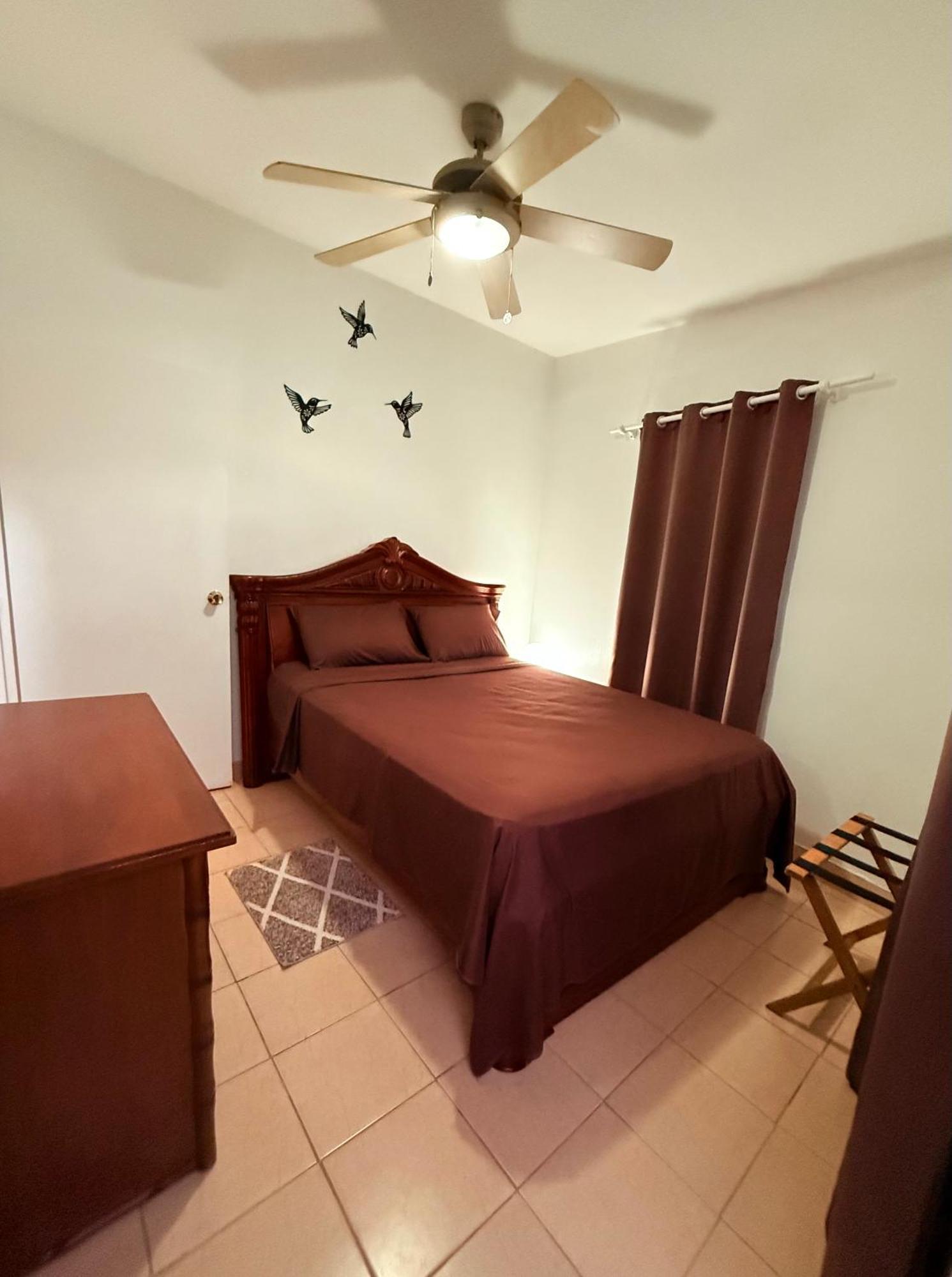 Hill Top Cottage La Savane 外观 照片